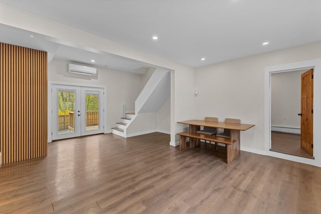 335 Salisbury St, Worcester, MA 01609