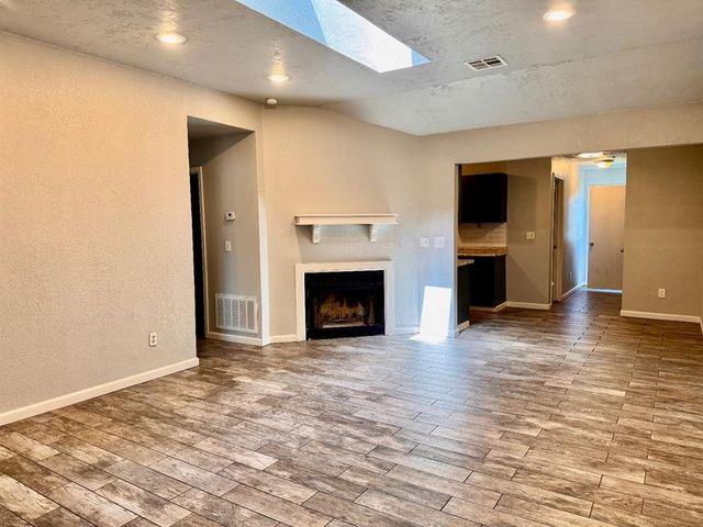 11402 N Lincoln Boulevard, Oklahoma City, OK 73114