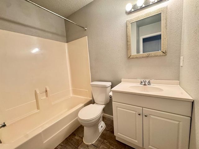 11402 N Lincoln Boulevard, Oklahoma City, OK 73114