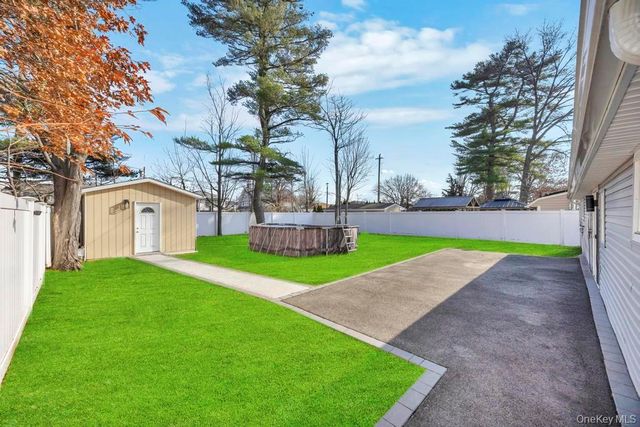 111 Blacksmith Road E, Levittown, NY 11756