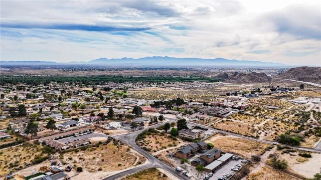15750 Olalee, Apple Valley, CA 92307