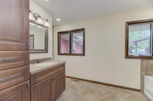 210 S Small Avenue, Kankakee, IL 60901