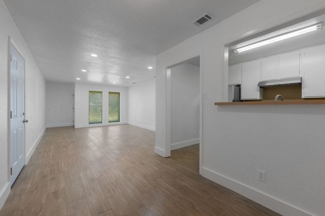 1007 W Sanford Street D, Arlington, TX 76012