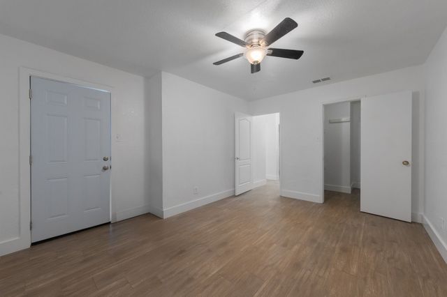 1007 W Sanford Street D, Arlington, TX 76012