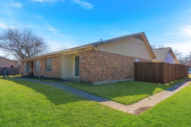 1007 W Sanford Street D, Arlington, TX 76012
