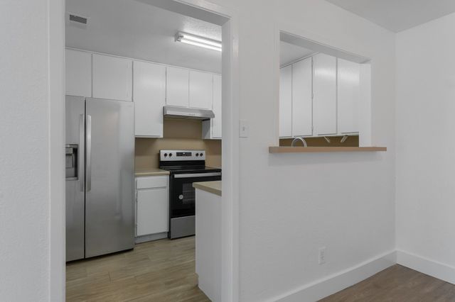 1007 W Sanford Street D, Arlington, TX 76012