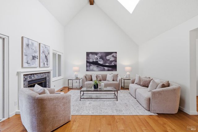 679 Lobelia Ct, Sonoma, CA 95476