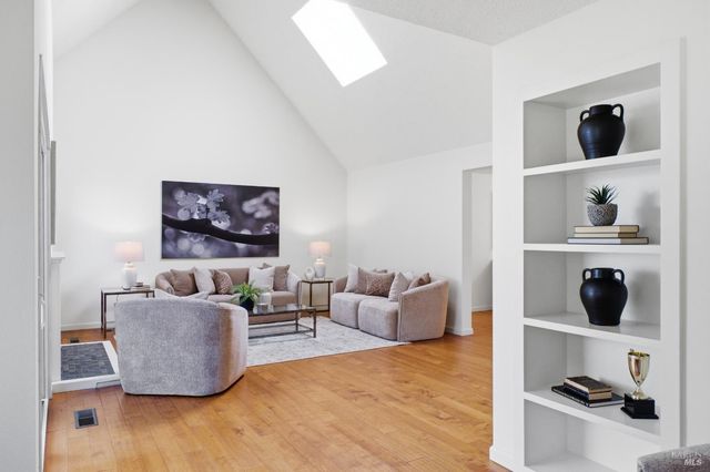 679 Lobelia Ct, Sonoma, CA 95476