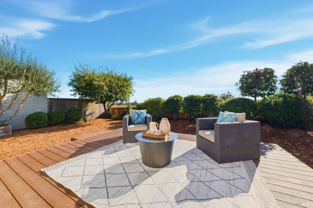 679 Lobelia Ct, Sonoma, CA 95476