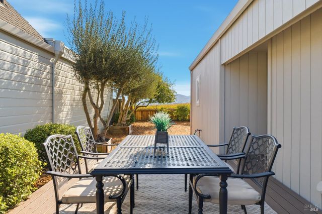 679 Lobelia Ct, Sonoma, CA 95476