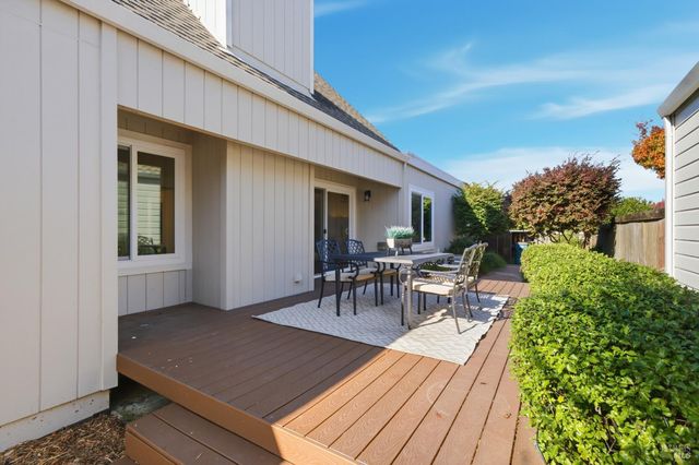 679 Lobelia Ct, Sonoma, CA 95476