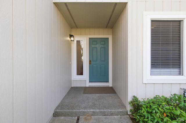 679 Lobelia Ct, Sonoma, CA 95476