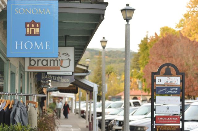 679 Lobelia Ct, Sonoma, CA 95476