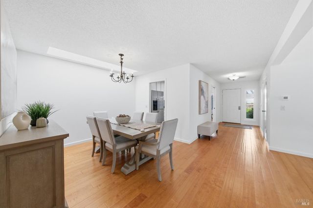 679 Lobelia Ct, Sonoma, CA 95476