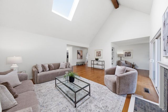 679 Lobelia Ct, Sonoma, CA 95476