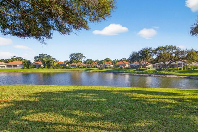 520 E Tall Oaks Drive, Palm Beach Gardens, FL 33410