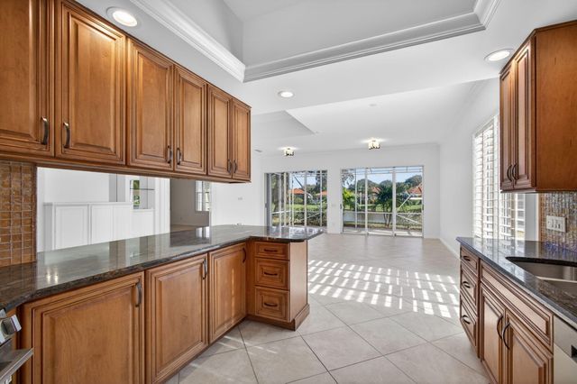 520 E Tall Oaks Drive, Palm Beach Gardens, FL 33410