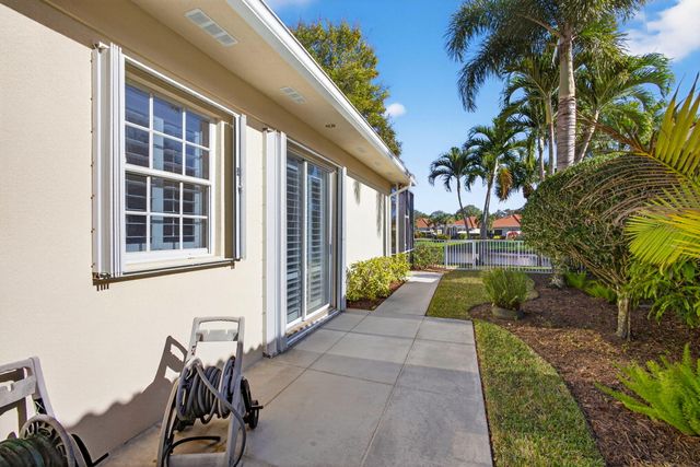 520 E Tall Oaks Drive, Palm Beach Gardens, FL 33410