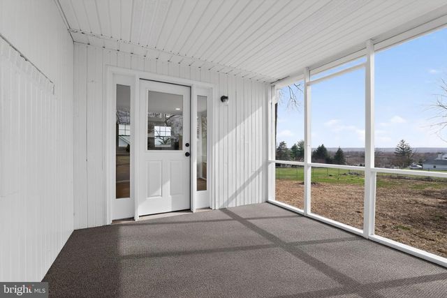 28 CIRCLE DR, Eagleville, PA 19403