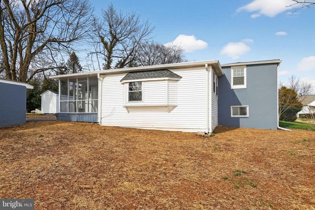 28 CIRCLE DR, Eagleville, PA 19403