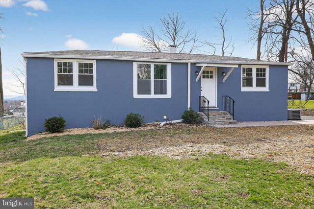 28 CIRCLE DR, Eagleville, PA 19403