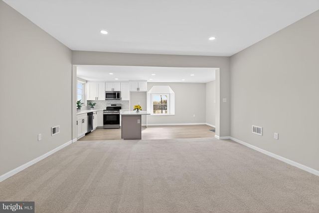 28 CIRCLE DR, Eagleville, PA 19403