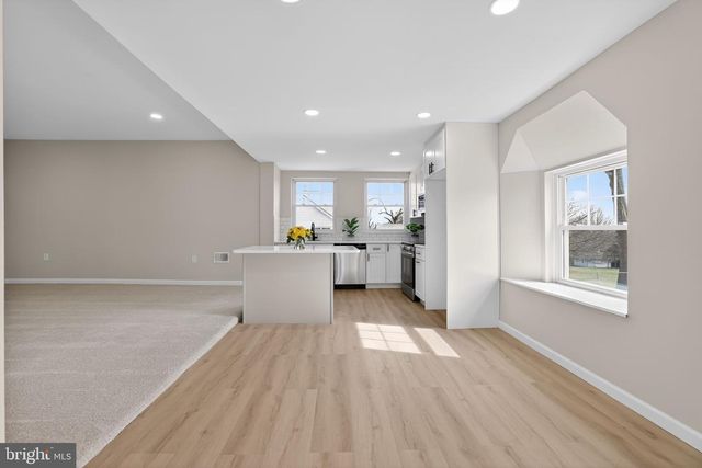 28 CIRCLE DR, Eagleville, PA 19403