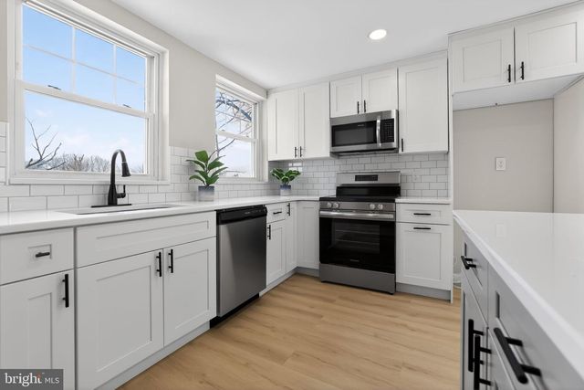 28 CIRCLE DR, Eagleville, PA 19403