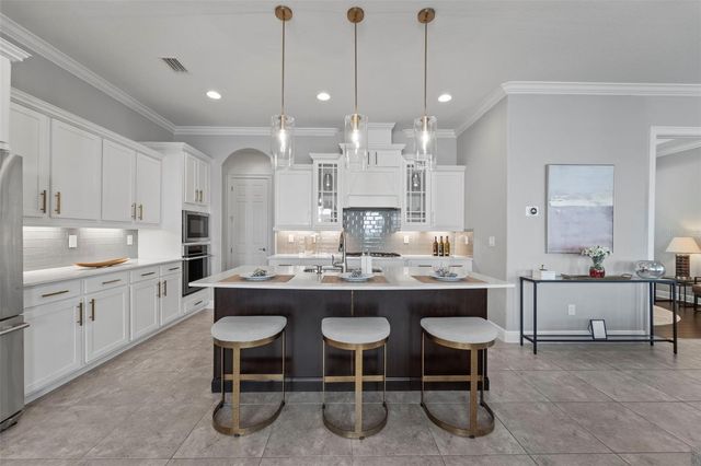 3712 W JETTON AVENUE, Tampa, FL 33629