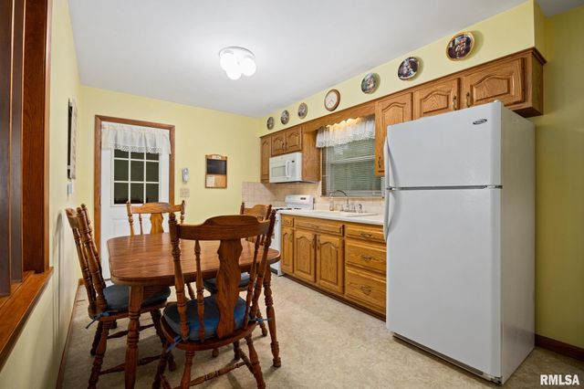 200 BESS Street, Washington, IL 61571