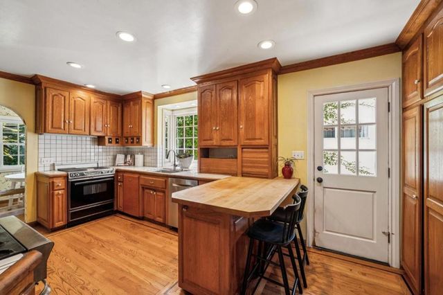 170 Grand Street, Redwood City, CA 94062