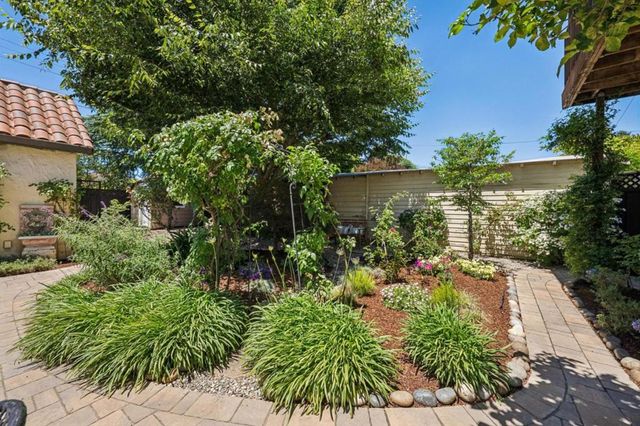 170 Grand Street, Redwood City, CA 94062