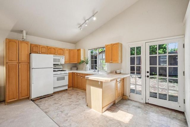 170 Grand Street, Redwood City, CA 94062