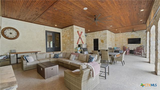 308 Paseo Del Rio, Seguin, TX 78155