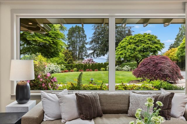 8320 Frederick Place, Edmonds, WA 98026