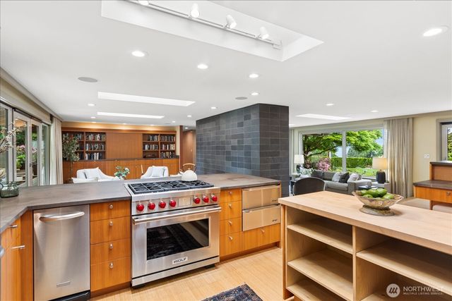 8320 Frederick Place, Edmonds, WA 98026