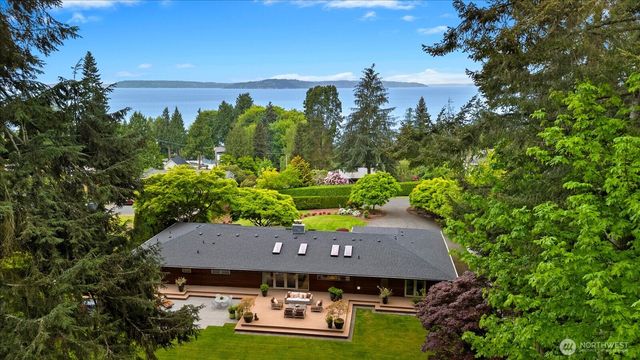 8320 Frederick Place, Edmonds, WA 98026