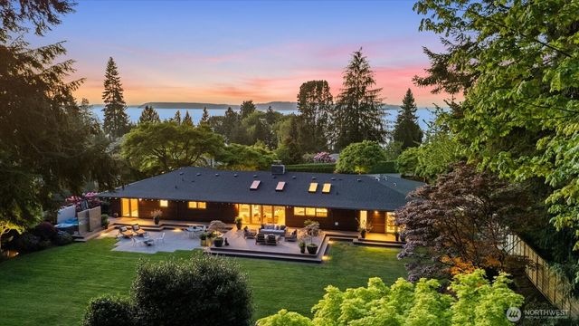 8320 Frederick Place, Edmonds, WA 98026