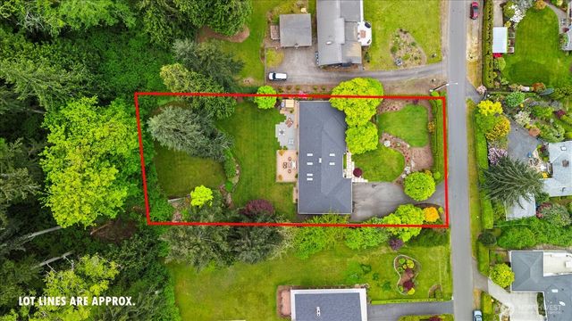 8320 Frederick Place, Edmonds, WA 98026