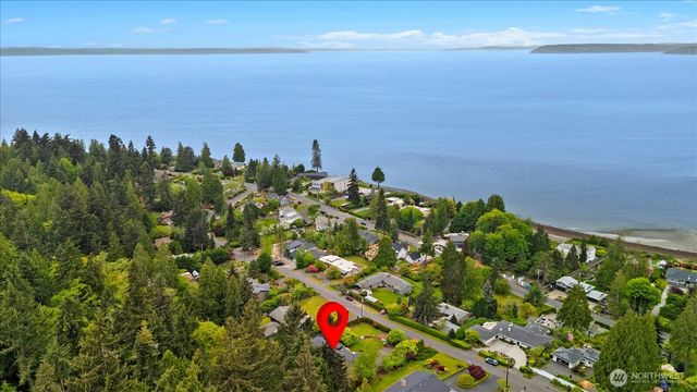 8320 Frederick Place, Edmonds, WA 98026