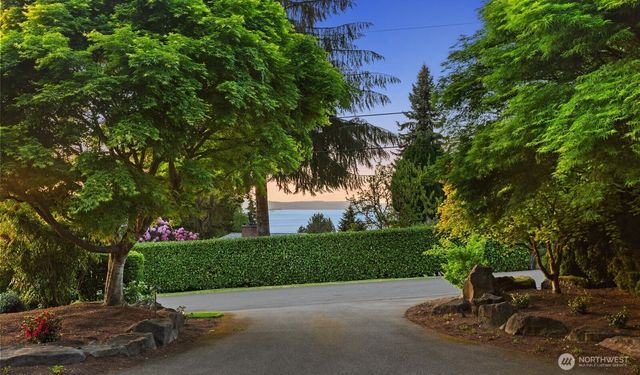 8320 Frederick Place, Edmonds, WA 98026