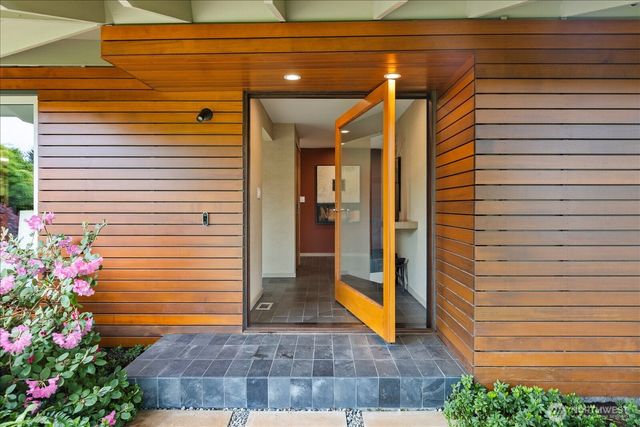 8320 Frederick Place, Edmonds, WA 98026