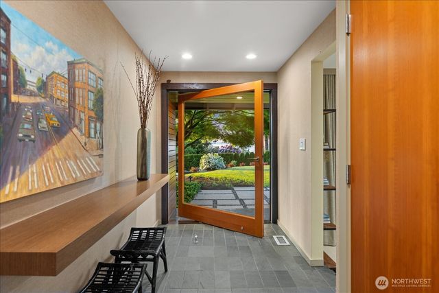 8320 Frederick Place, Edmonds, WA 98026