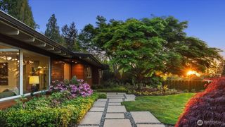 8320 Frederick Place, Edmonds, WA 98026