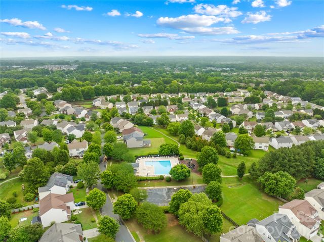 17327 Newlands Corner Lane, Charlotte, NC 28277