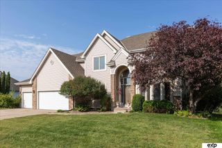 917 Killarney Drive, Papillion, NE 68046