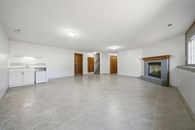 10908 W Lantana St, Wichita, KS 67205