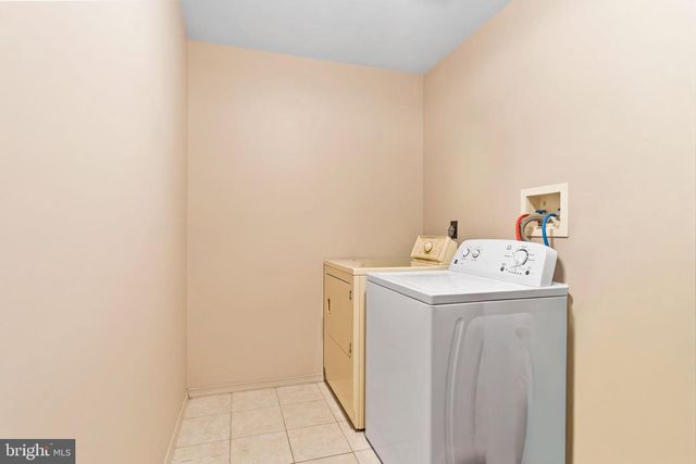 69 PINE HILL RD, Enola, PA 17025