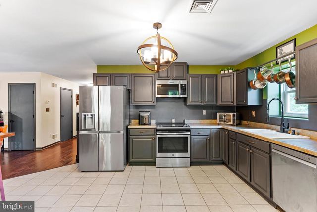 69 PINE HILL RD, Enola, PA 17025