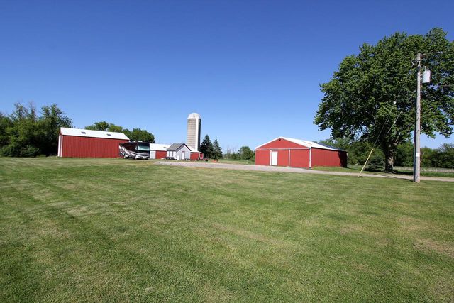 S106W17518 Muskego Dam DRIVE, Muskego, WI 53150